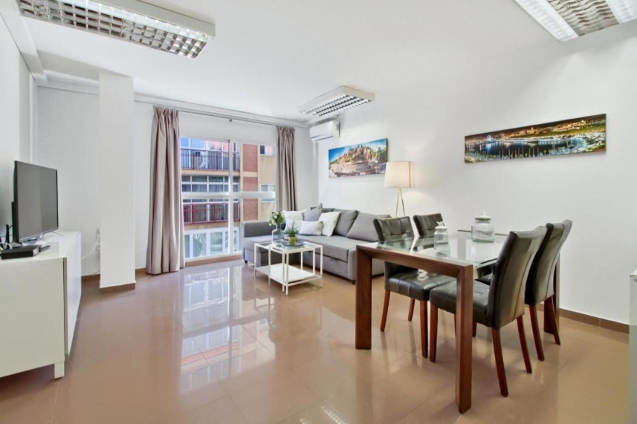 말라가 Amplio Piso Con Terraza 아파트 외부 사진