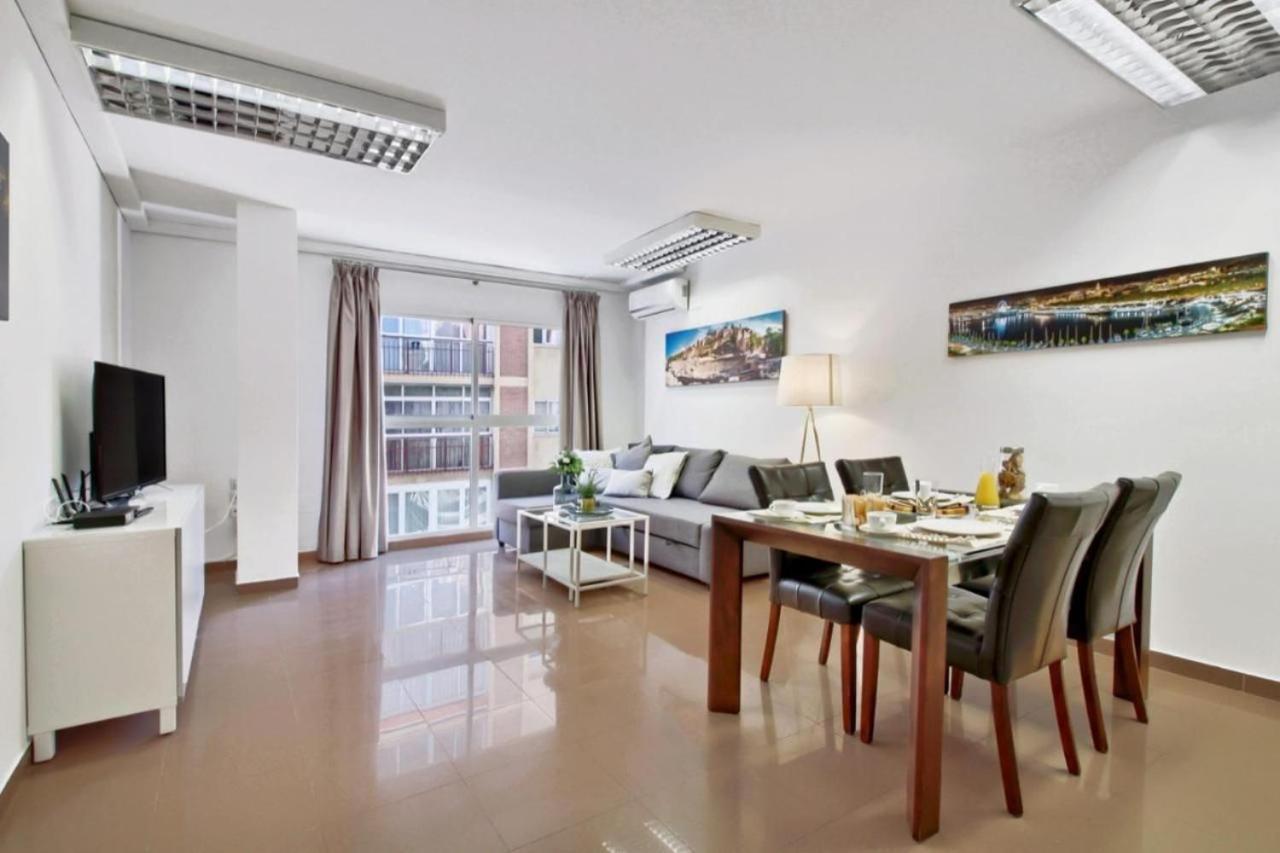 말라가 Amplio Piso Con Terraza 아파트 외부 사진