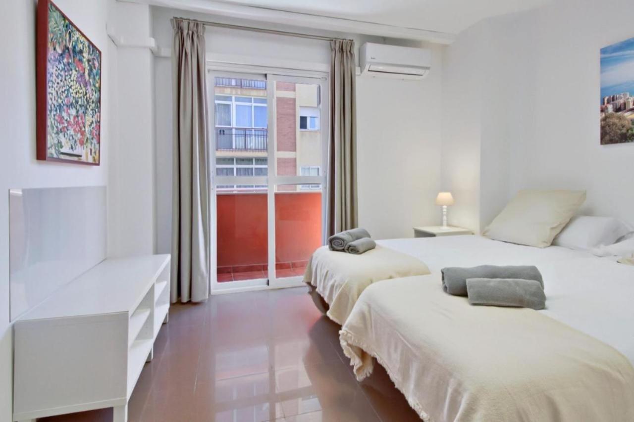 말라가 Amplio Piso Con Terraza 아파트 외부 사진